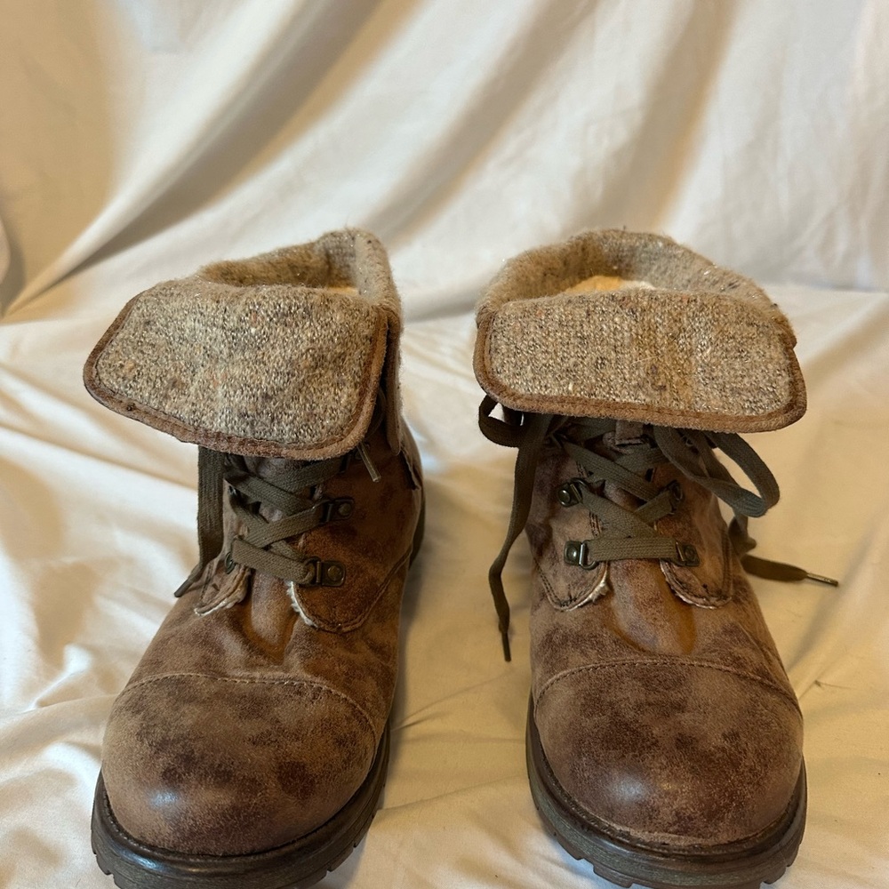 Roxy Brown Lace up Ankle Boots with Fur Lining women’s size 11
